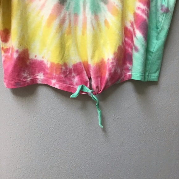Twist Front Tie Dye Crop Tee NWT - Picture 2 of 3